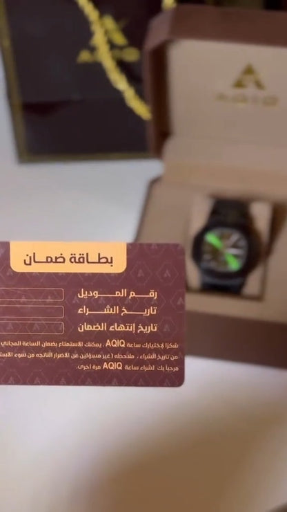 ساعة يد مطاطية للرجال باللون الأسود